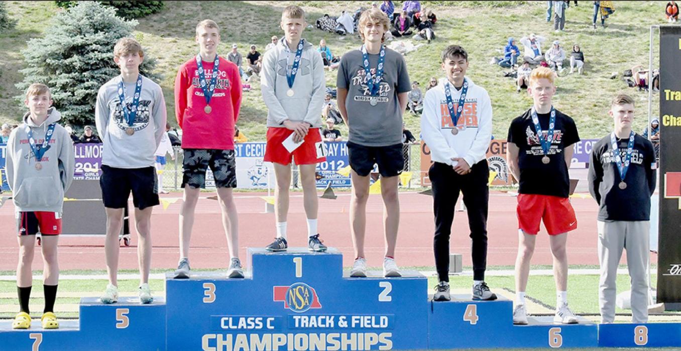 Ainsworth Tracksters Earn 10 Medals at 2022 NSAA State Track Meet